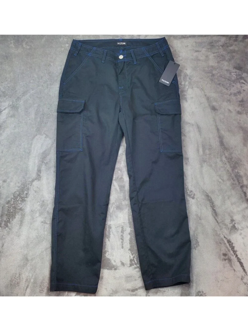 True Religion Cargo Pants Jet Black Pacific Blue Stitch Mens Size 32 NEW $159